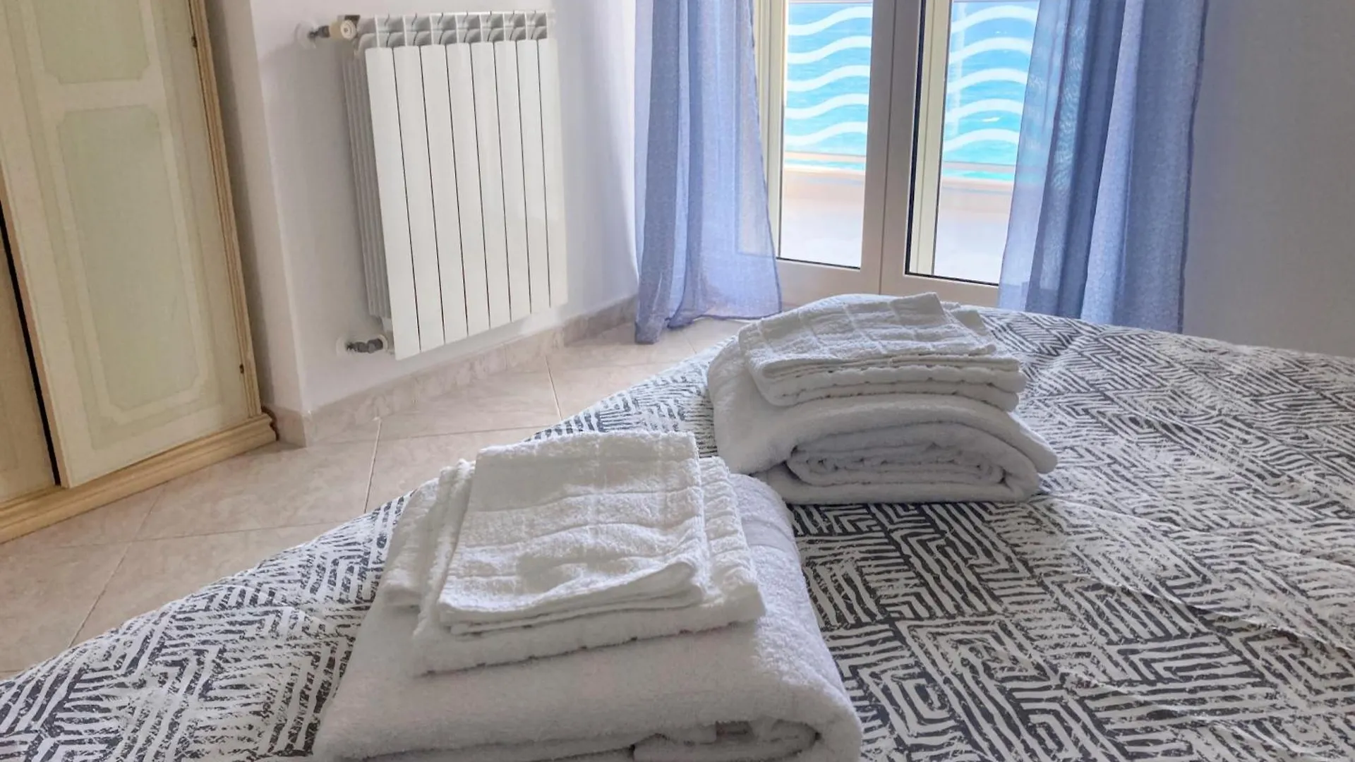 Milu'Seaview Ampia Casa Vista Mare Apartment Giovinazzo 0*,  Italy